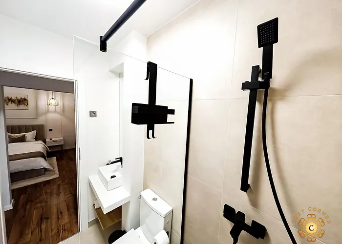 Cozy Corner Apartment *