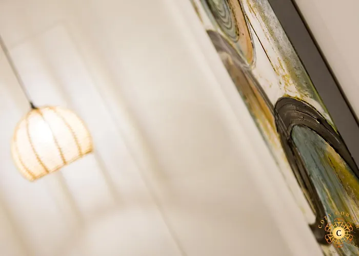 Cozy Corner Apartment *